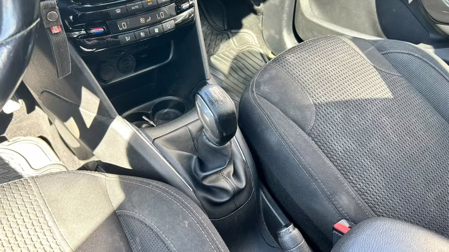 Peugeot 208 ALLURE PACK 1.6 BLUEHDI 100HP MT (2019)