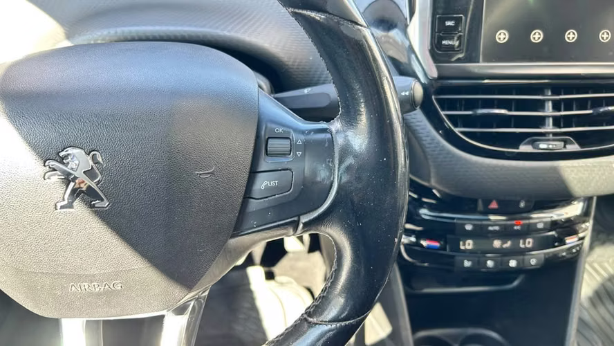 Peugeot 208 ALLURE PACK 1.6 BLUEHDI 100HP MT (2019)