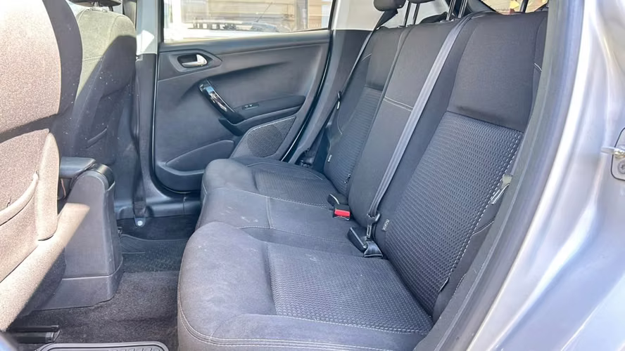 Peugeot 208 ALLURE PACK 1.6 BLUEHDI 100HP MT (2019)