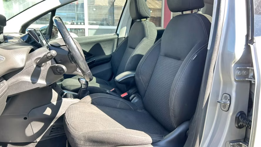 Peugeot 208 ALLURE PACK 1.6 BLUEHDI 100HP MT (2019)