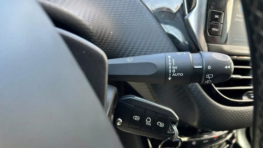 Peugeot 208 ALLURE PACK 1.6 BLUEHDI 100HP MT (2019)