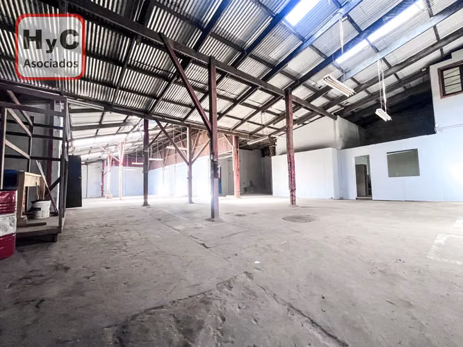 Imponente Propiedad Industrial y Comercial de 615 m² Útiles + Mes de Gracia! - Imagen 2