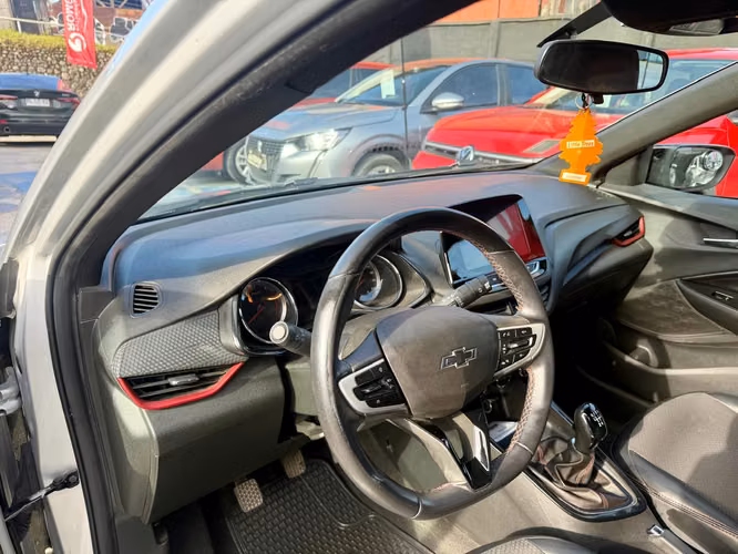 CHEVROLET ONIX TURBO RS - Imagen 6