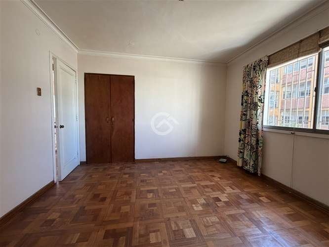 Amplia Casa en Inmejorable Ubicación Comercial.