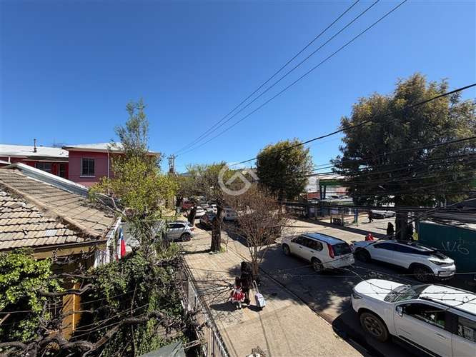 Amplia Casa en Inmejorable Ubicación Comercial.