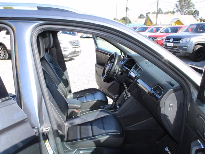 VOLKSWAGEN Tiguan 2.0 TSI 4MOTION AUTOMÁTICA 2019 - Imagen 6