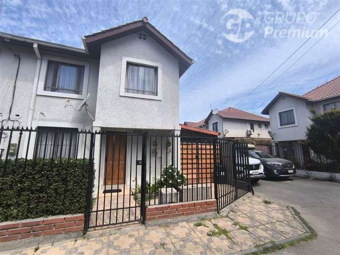 Casa en arriendo de 3 dorm. en Maipú