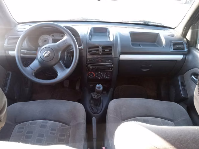 Nissan platina 1.6 16v 2008 - Imagen 3