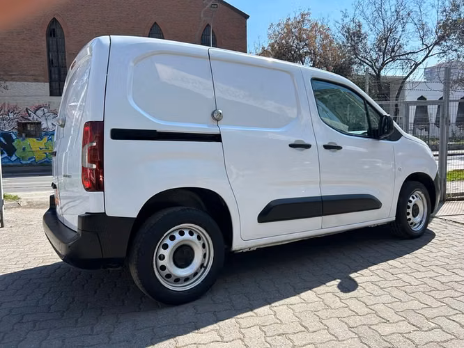PEUGEOT PARTNER PARTNER L1 BLUEHDI 100 - 2023 | 4563 - Imagen 4