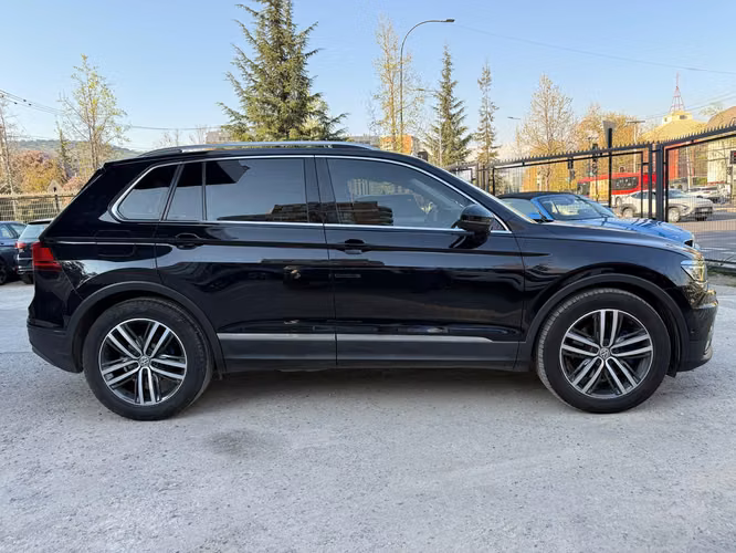 VOLKSWAGEN TIGUAN SPORT 2019 - Imagen 4