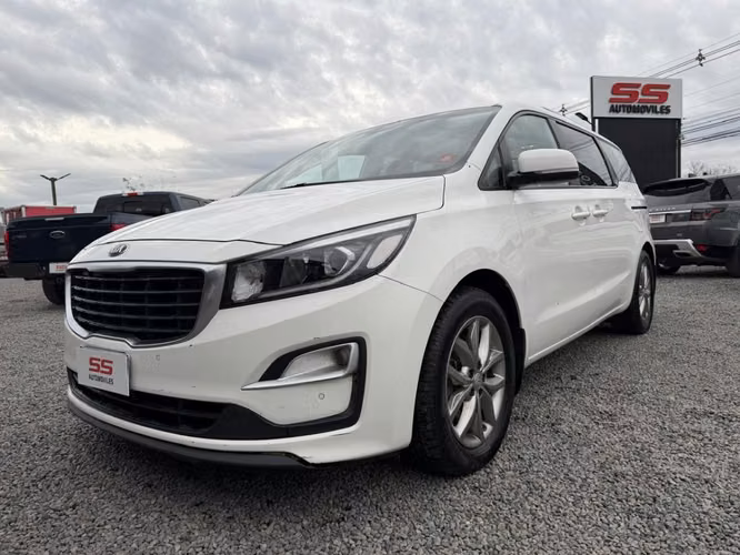KIA GRAND CARNIVAL 2.2 DIESEL AT8 2020