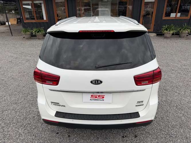 KIA GRAND CARNIVAL 2.2 DIESEL AT8 2020