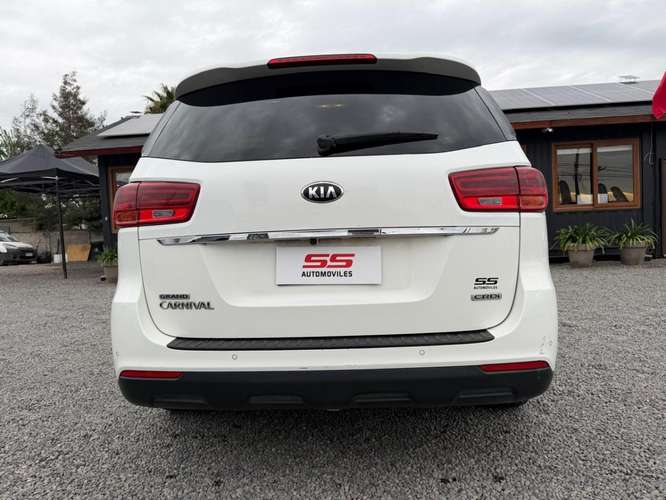 KIA GRAND CARNIVAL 2.2 DIESEL AT8 2020
