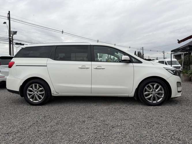 KIA GRAND CARNIVAL 2.2 DIESEL AT8 2020