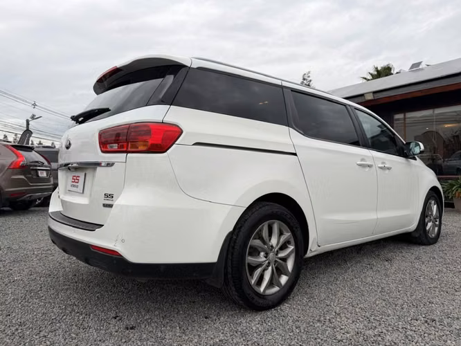 KIA GRAND CARNIVAL 2.2 DIESEL AT8 2020