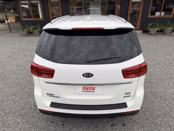 KIA GRAND CARNIVAL 2.2 DIESEL AT8 2020