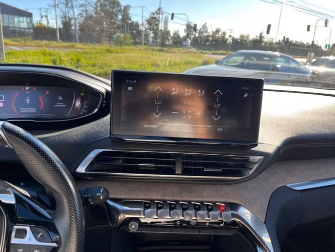 PEUGEOT 3008 1.5 GT 2022 - Imagen 18
