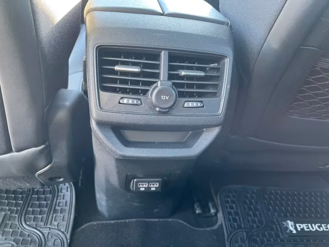 PEUGEOT 3008 1.5 GT 2022 - Imagen 17
