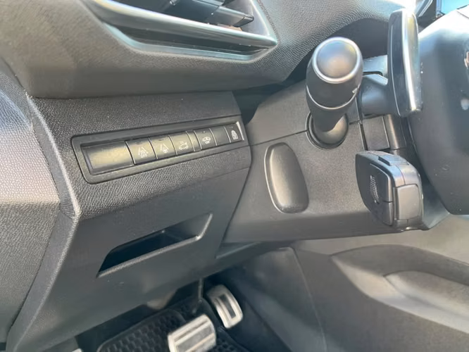 PEUGEOT 3008 1.5 GT 2022 - Imagen 15