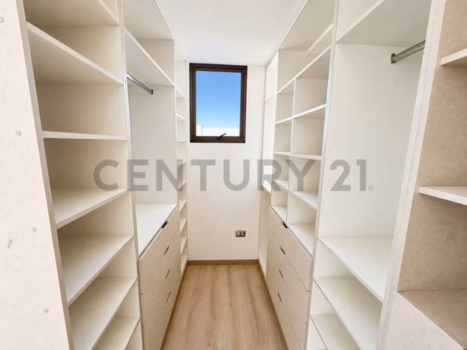 Se arrienda casa mediterránea en condominio privado