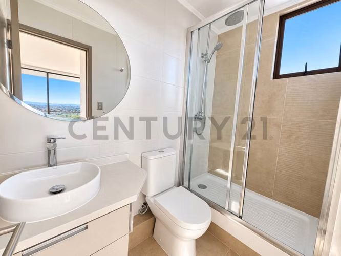 Se arrienda casa mediterránea en condominio privado