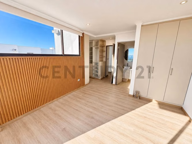 Se arrienda casa mediterránea en condominio privado