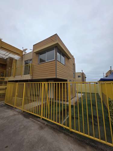 CASA EN VENTA COND EL ALTO 3D 2B 2 ESTAC BODEGA 97 Y 68 M2