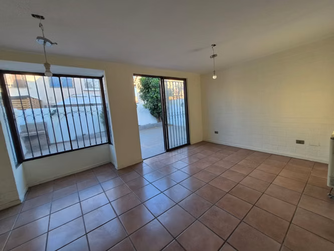 VIVE EN UN ENTORNO SEGURO CASA FAMILIAR DE 4 DORMITORIOS - Imagen 10