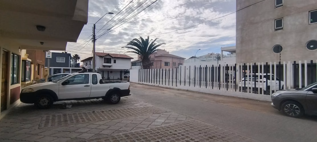 SE VENDE APART HOTEL UBICACION INMEJORABLE PEÑUELAS NORTE - Imagen 9