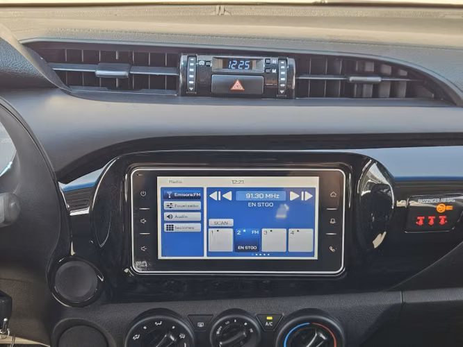 Toyota Hilux 2.4 Dx Tm 2026 - Imagen 11