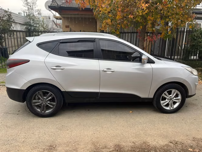 HYUNDAI TUCSON PETROLERO 2011 EXCELENTE ESTADO