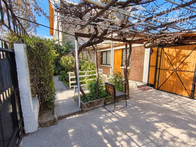 Venta Casa en Peñalolén 5 dormitorios 2 baños 209 m2 - Imagen 2