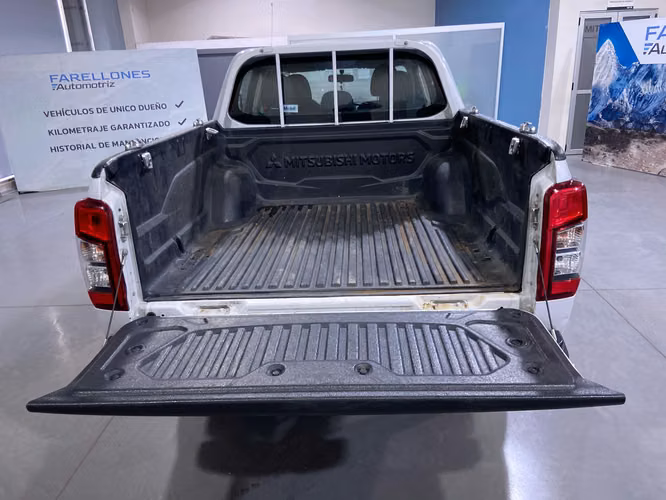 L200 WORK CR 4X2 RRRD62-SANTIAGO - Imagen 19