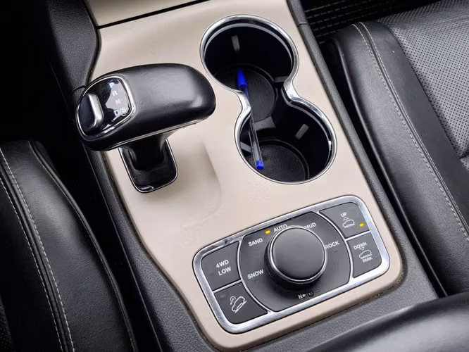 Jeep Grand cherokee 5.7 OVERLAND AT 5P 2015