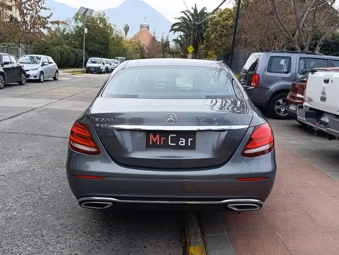 MERCEDES BENZ E 220 D - 2017 | 2626