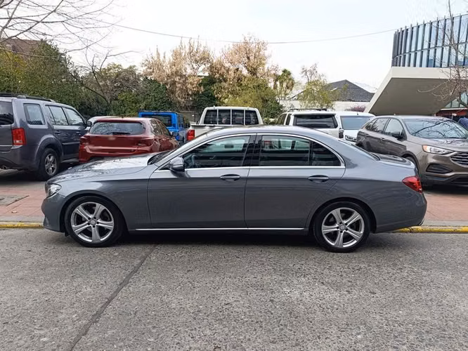 MERCEDES BENZ E 220 D - 2017 | 2626