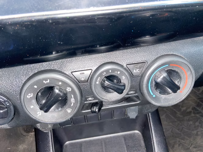HILUX DX 4X4 SKLL99-SANTIAGO - Imagen 18