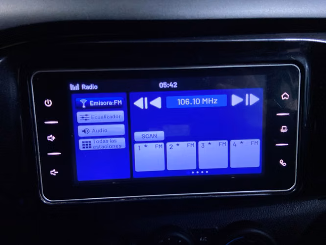 HILUX DX 4X4 SKLL99-SANTIAGO - Imagen 17