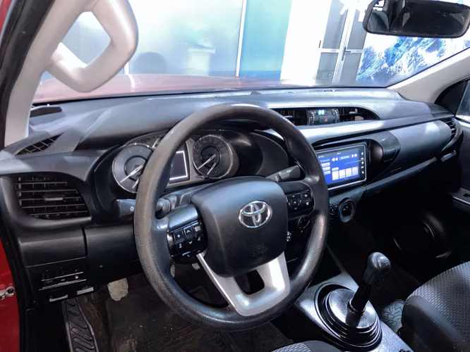 HILUX DX 4X4 SKLL99-SANTIAGO - Imagen 15