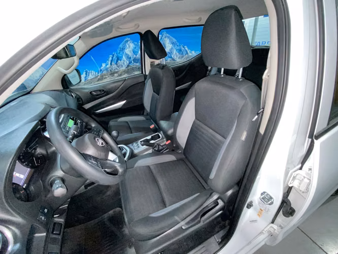 NAVARA SE 4X2 SZCV95-SANTIAGO - Imagen 12