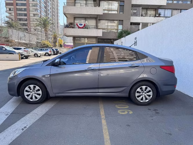 Hyundai Accent 2016 1.4 | 2 Dueños | 122.000 km | - Imagen 2