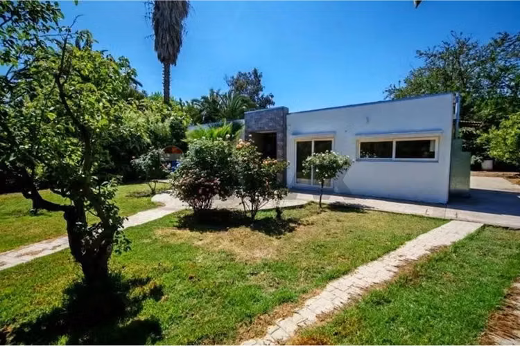 Arriendo casa en condominio chicureo