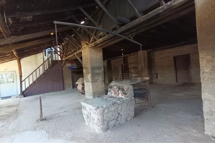 Se vende casona esquina patrimonial