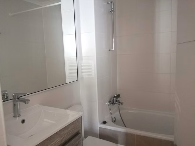Arriendo Hermoso departamento con amplia terraza 3 D 2 B - Imagen 4