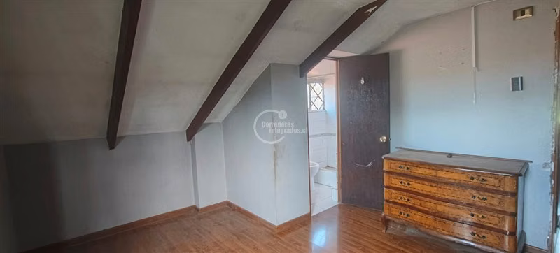 Casa con jardín y gran potencial en Macul 3D + 2B - Imagen 11