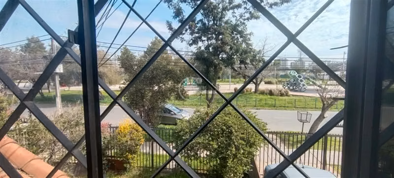 Casa con jardín y gran potencial en Macul 3D + 2B - Imagen 9