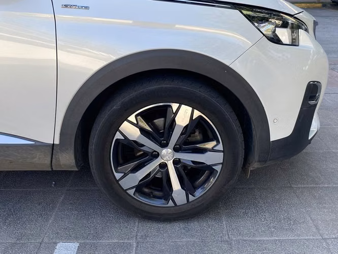 PEUGEOT 3008 PURETECH 180 1.6 AUT - 2019 | 2719 - Imagen 9