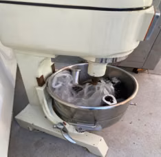 Venta de equipos de cocina (Horno, Cocina, amasadora y sobadora)