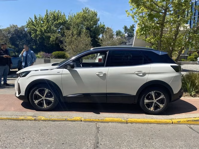 PEUGEOT 3008 PURETECH 180 EAT8 1.6 AUT - 2022 | 2541 - Imagen 4