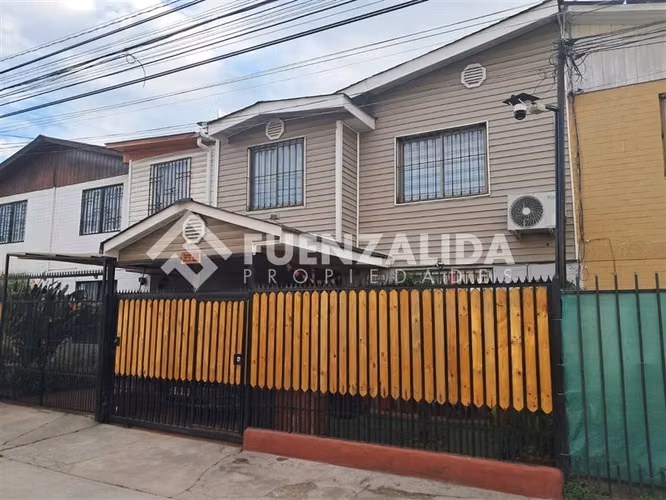 Casa en venta de 4 dorm. en Maipú